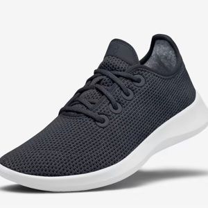 NWOT ALLBIRDS Men’s Tree Runners
Our lightweight, breathable everyday sneaker!